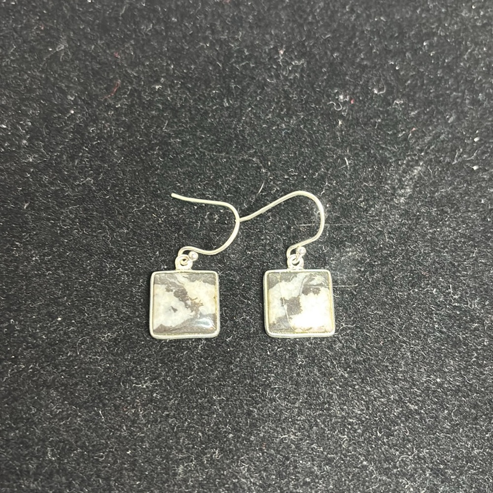 White buffalo earrings sterling silver - Picture 6 of 7